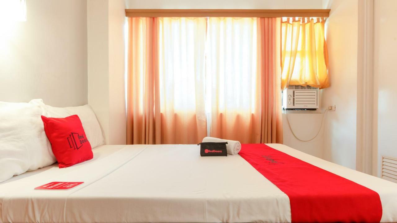 Hotel RedDoorz @ Paterno Street Tacloban Exterior foto